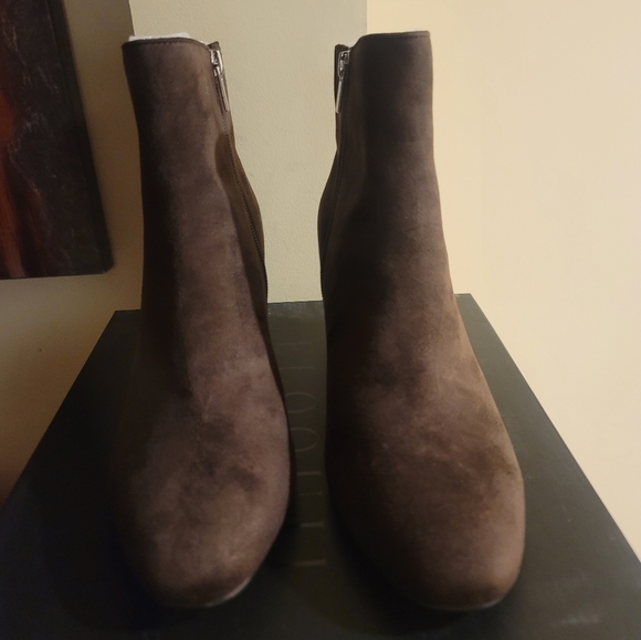 Eloquii Chocolate suede booties - Picture 5 of 7